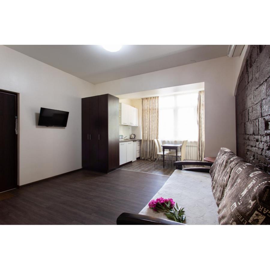 Studio Apartments In The City Center 哈尔科夫 外观 照片