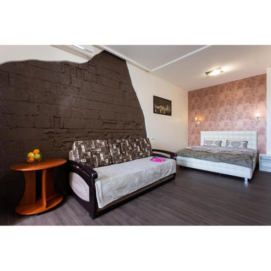 Studio Apartments In The City Center 哈尔科夫 外观 照片